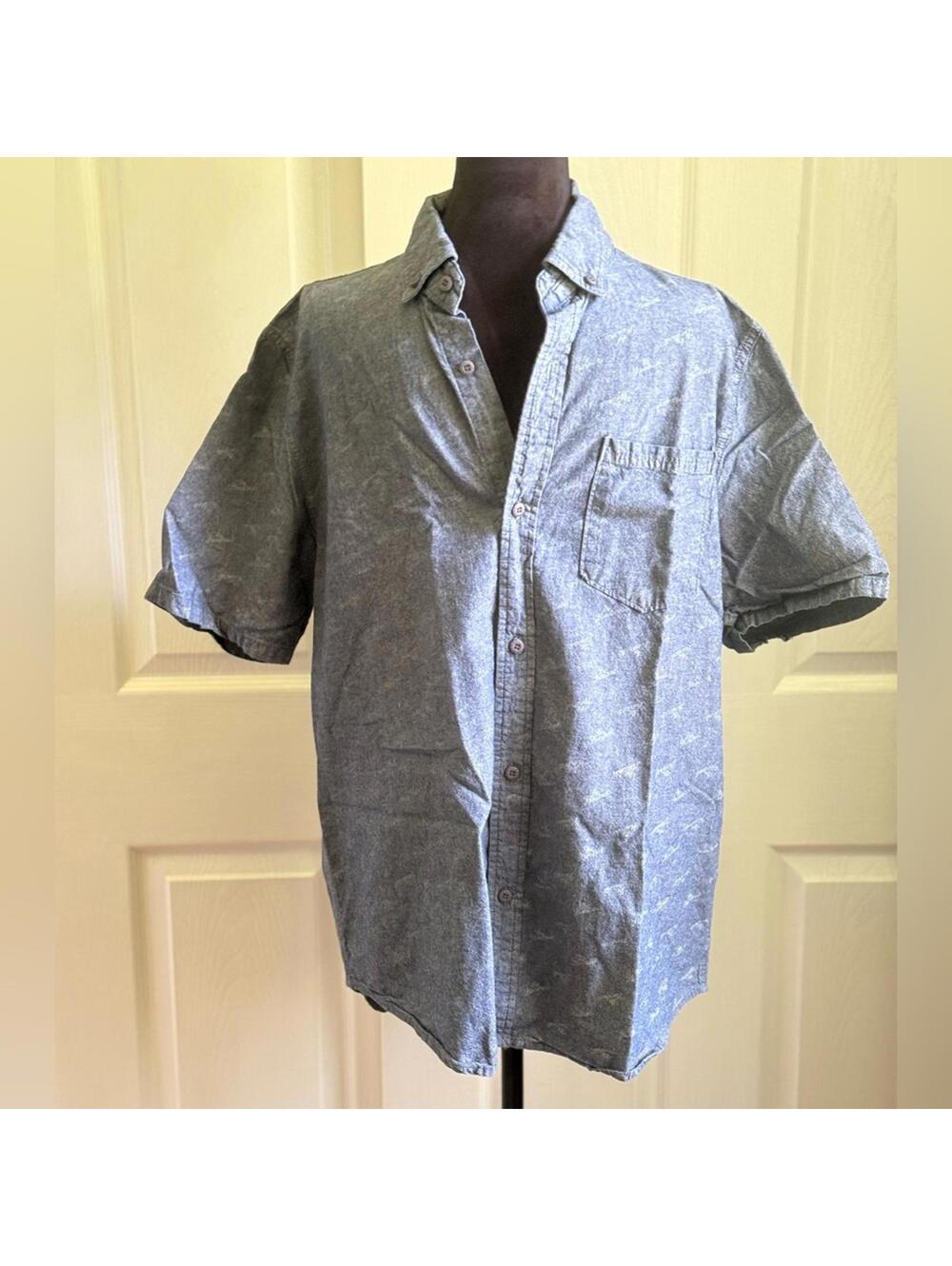 Men's Shirt | Short Sleeve Button Down | The Hundreds | Size Medium